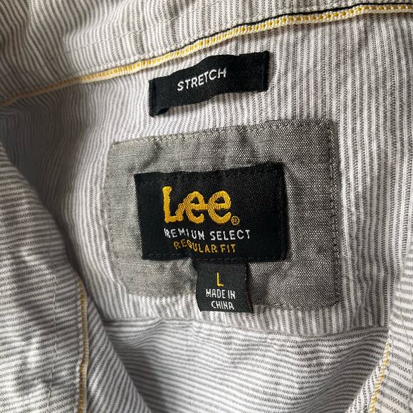 Lee Men’s Short Sleeve Button Down Shirt size L, Gray, Stretch & Regular Fit - Picture 5 of 8
